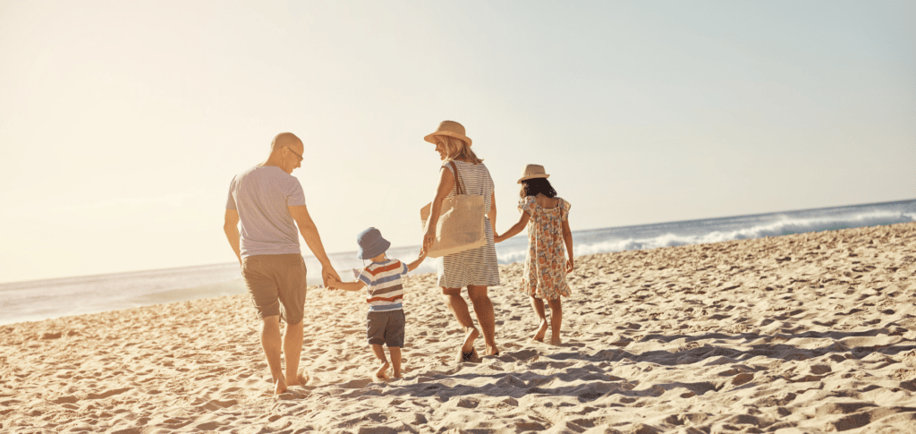 eat healthy while traveling family on the beach