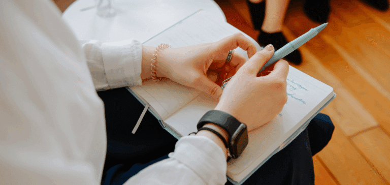 How Microcurrent Neurofeedback Enhances Anxiety Relief, Focus, Sleep, and Mood — Without Medication